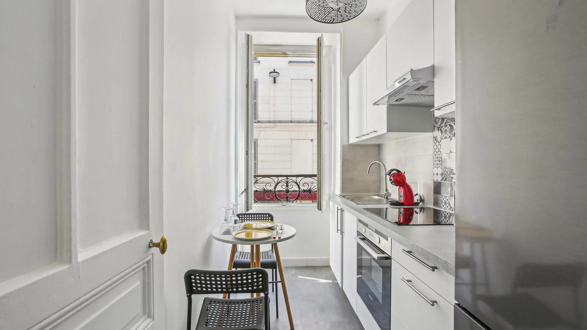 Chic And Comfortable Apartment Paris
