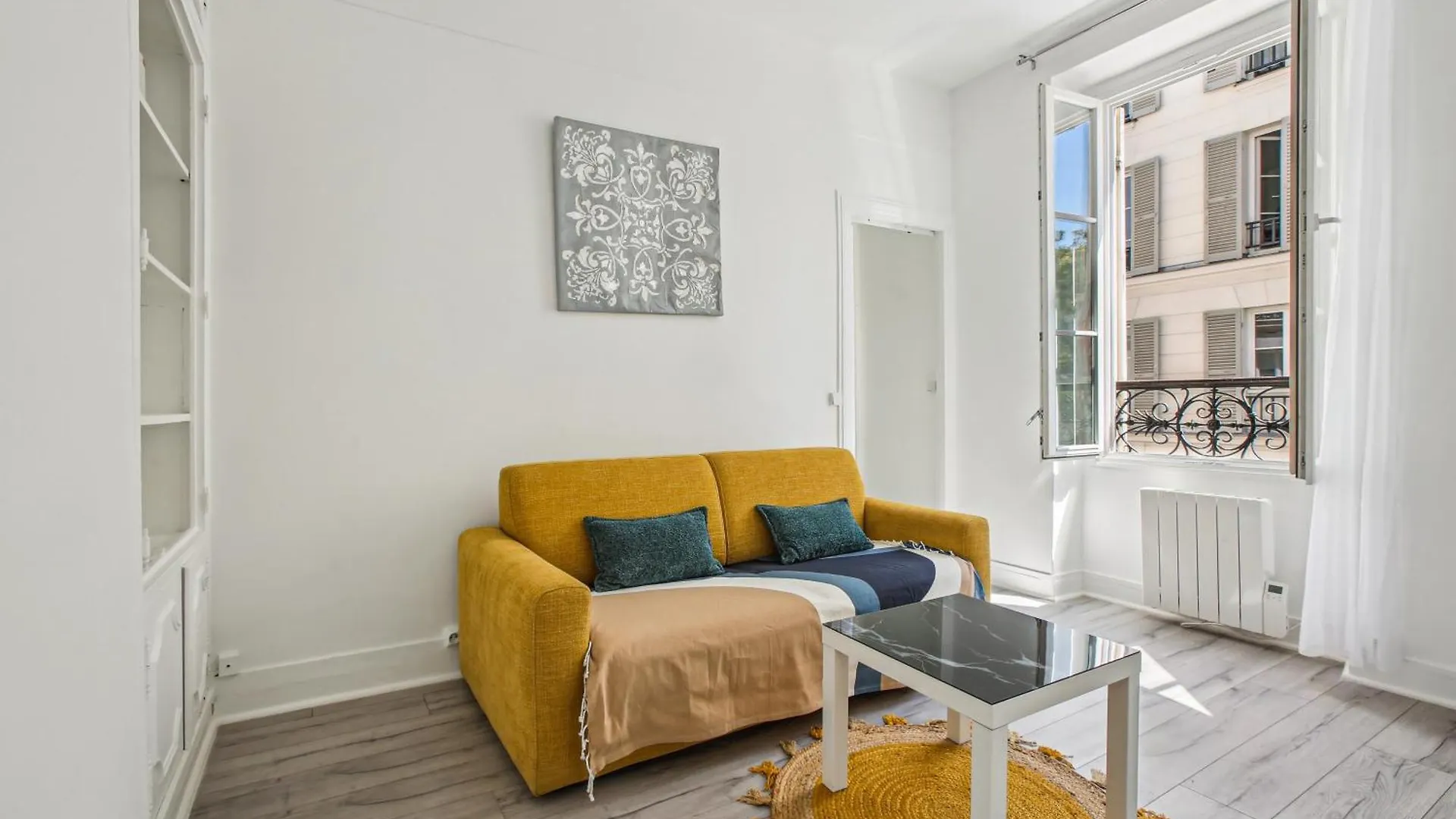 Apartment Chic And Comfortable